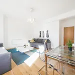 Oxford Street Apartments By Advan